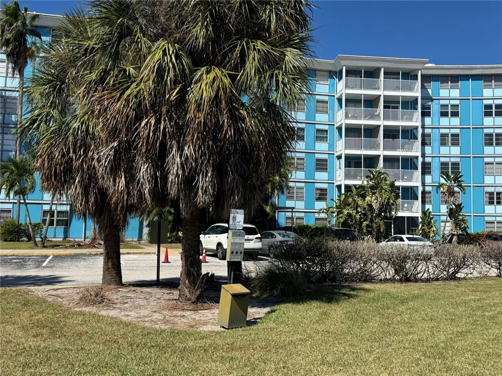3315 58TH AVENUE S #201 St Petersburg, FL 33712