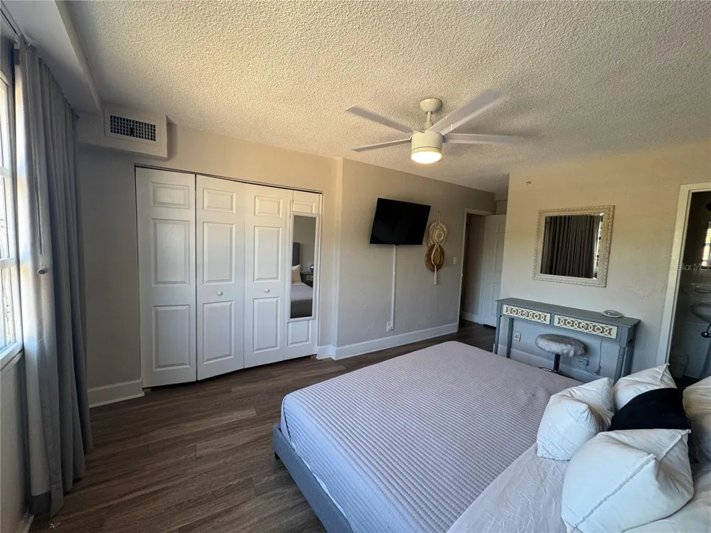 3315 58TH AVENUE S #201 St Petersburg, FL 33712
