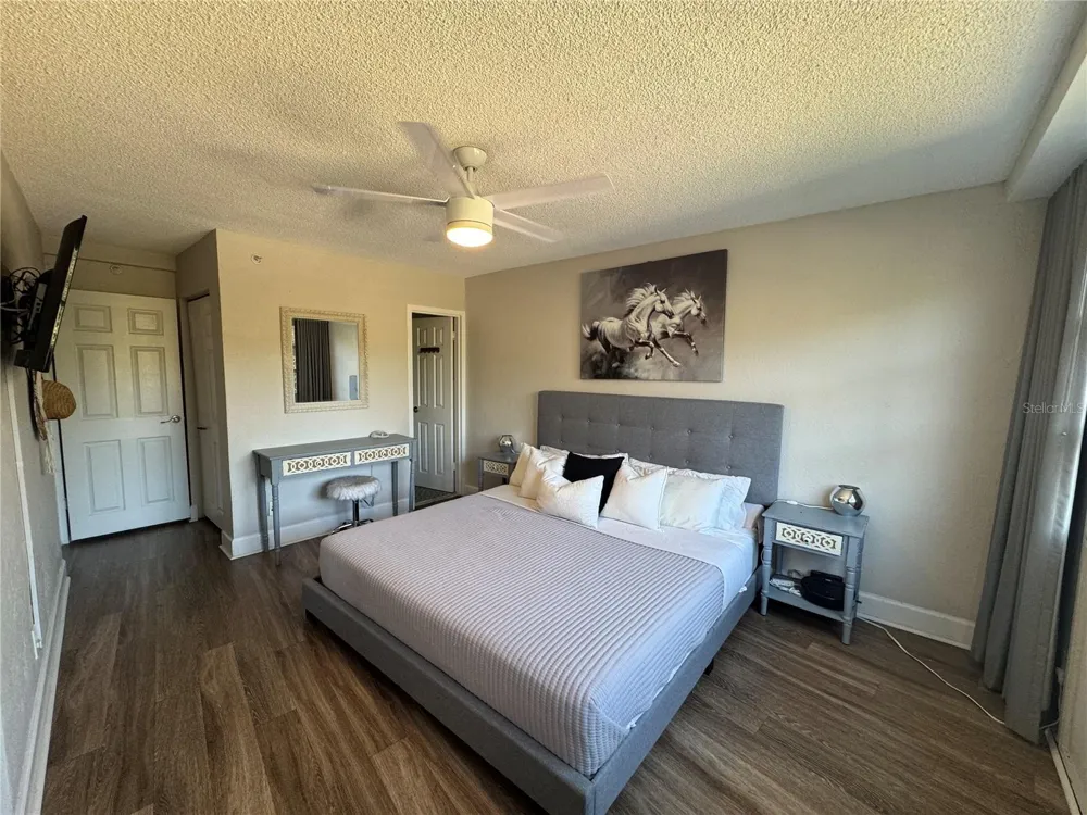3315 58TH AVENUE S #201 St Petersburg, FL 33712