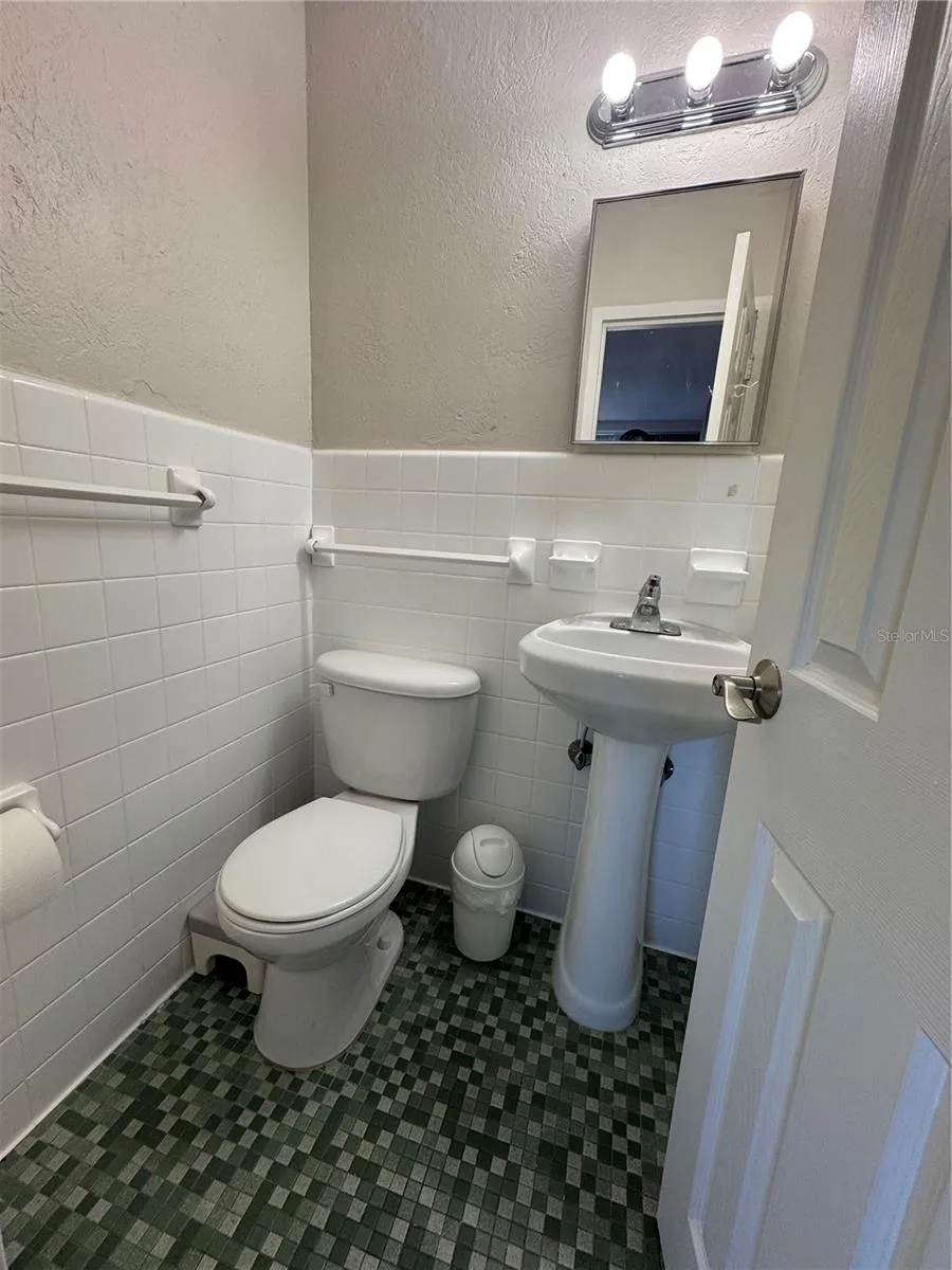 3315 58TH AVENUE S #201 St Petersburg, FL 33712