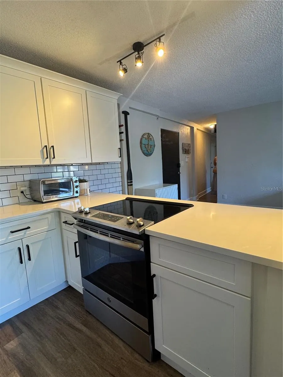 3315 58TH AVENUE S #201 St Petersburg, FL 33712