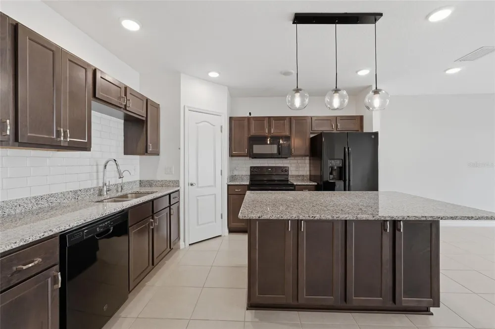 3857 HAMPSTEAD LANE Lakeland, FL 33810