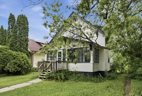 228 9th Street