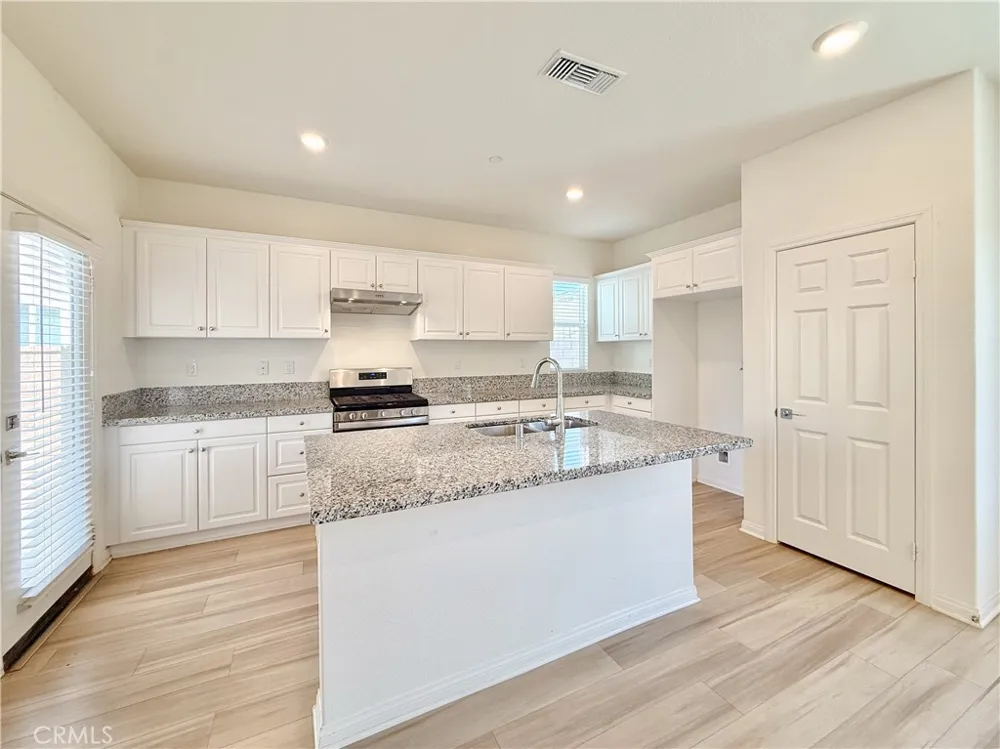 7155 Citrus Ave #227 Fontana, CA 92336