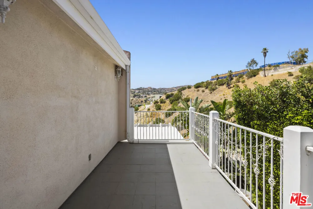 51 Flintlock Lane Bell Canyon, CA 91307