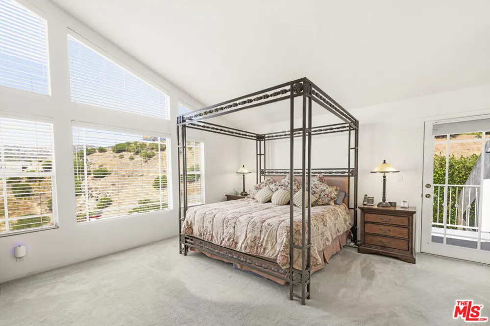 51 Flintlock Lane Bell Canyon, CA 91307