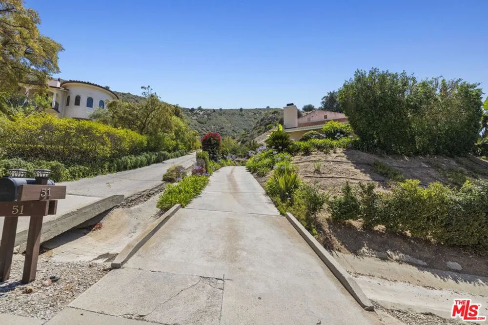 51 Flintlock Lane Bell Canyon, CA 91307