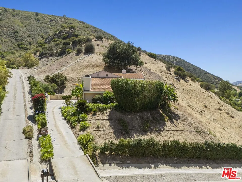 51 Flintlock Lane Bell Canyon, CA 91307