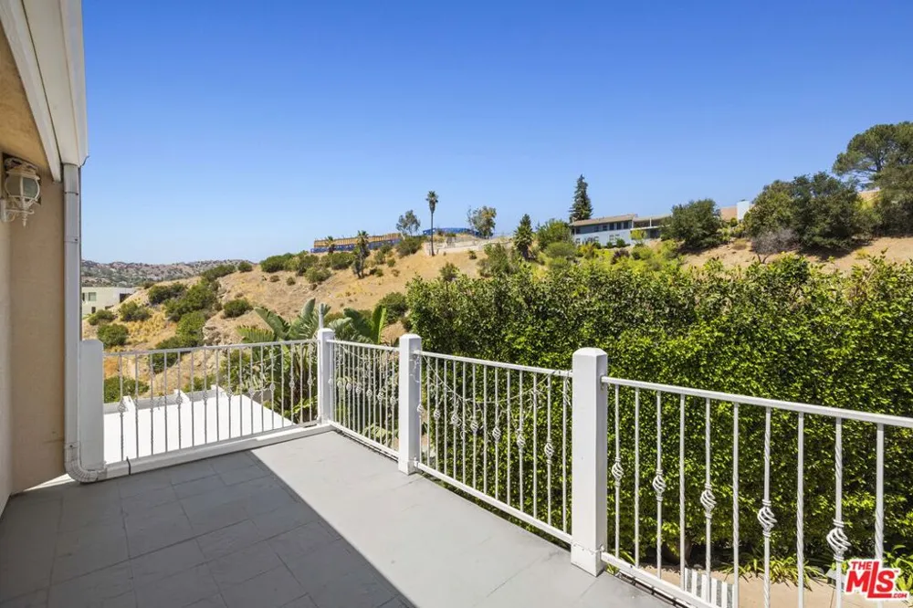 51 Flintlock Lane Bell Canyon, CA 91307