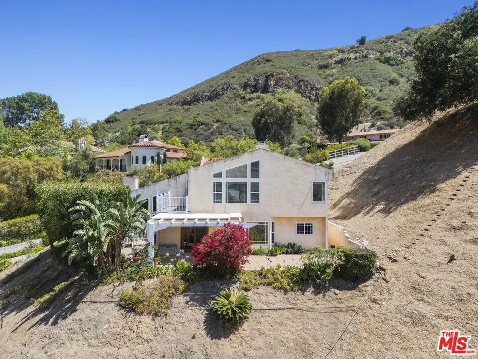 51 Flintlock Lane Bell Canyon, CA 91307