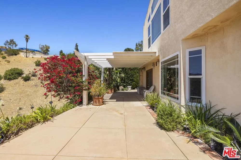 51 Flintlock Lane Bell Canyon, CA 91307