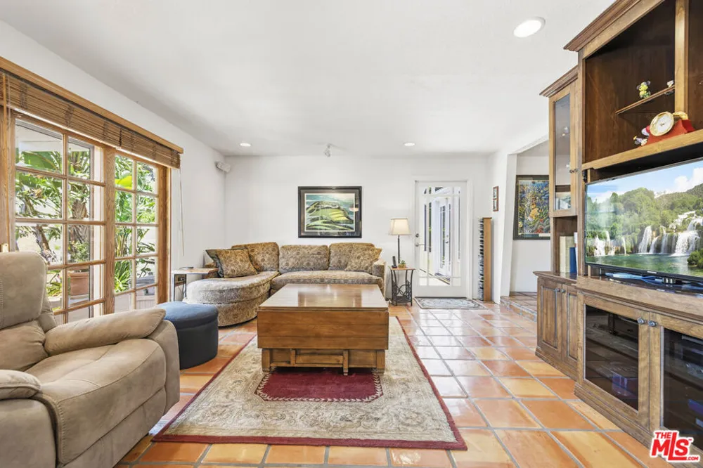 51 Flintlock Lane Bell Canyon, CA 91307