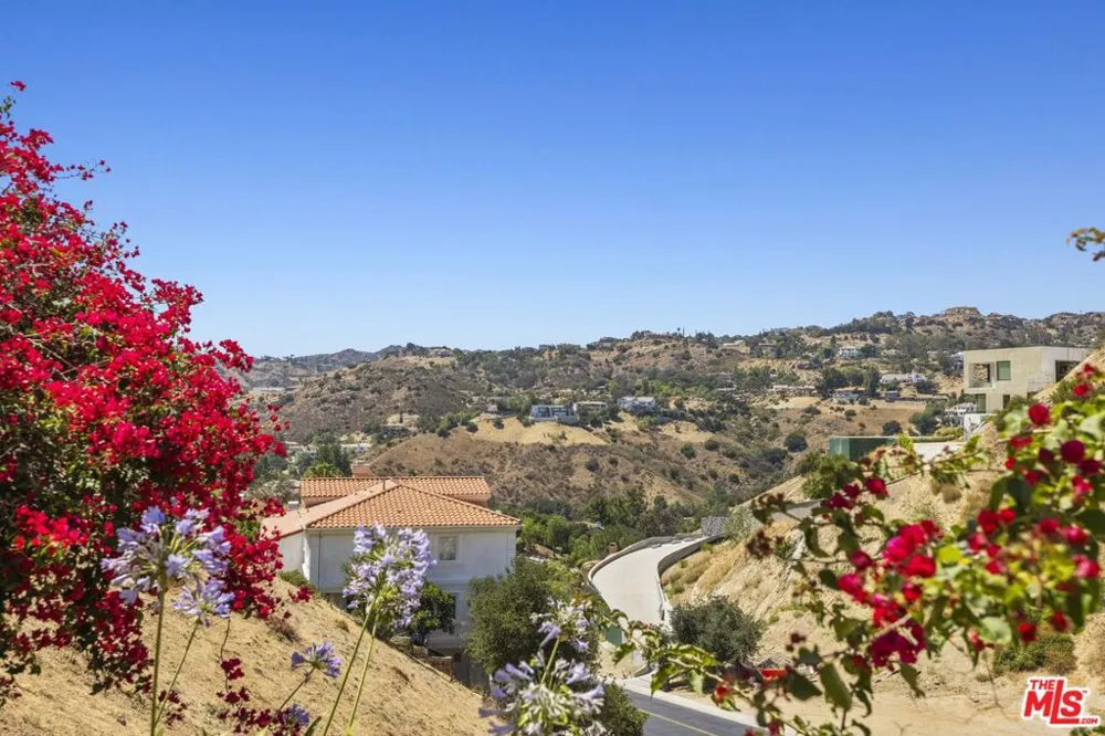 51 Flintlock Lane Bell Canyon, CA 91307