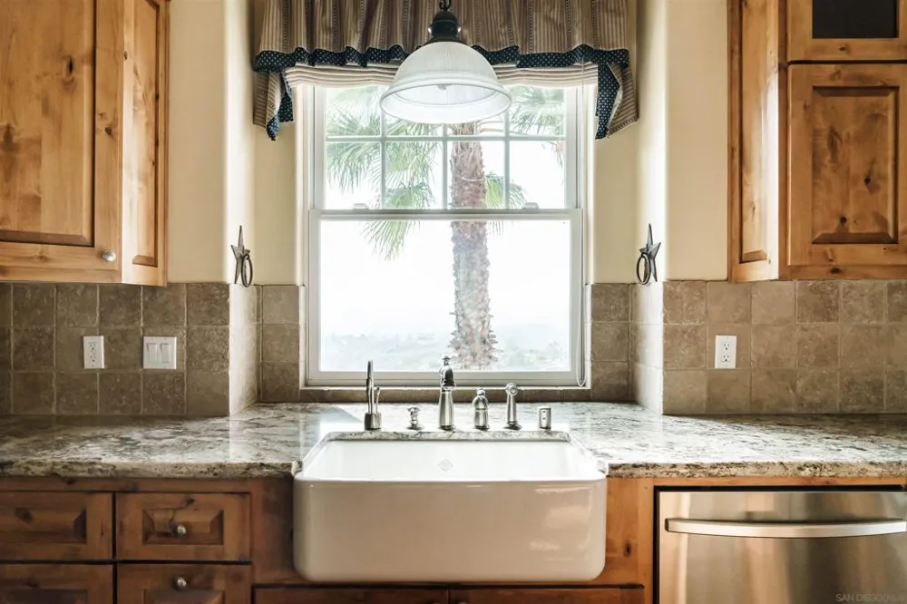 15710 Blue Crystal Trails Poway, CA 92064