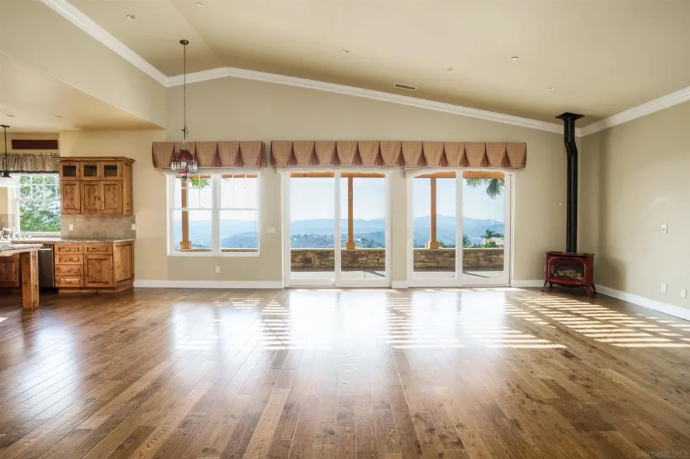 15710 Blue Crystal Trails Poway, CA 92064