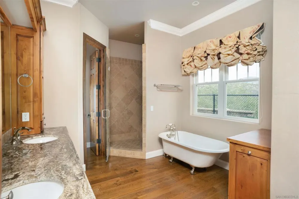 15710 Blue Crystal Trails Poway, CA 92064