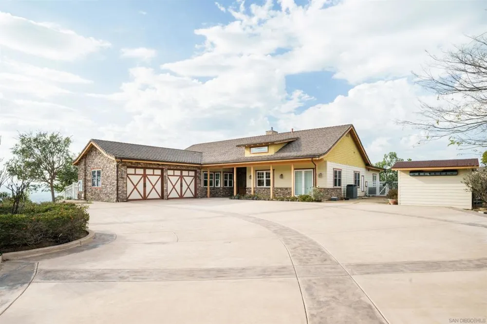15710 Blue Crystal Trails Poway, CA 92064