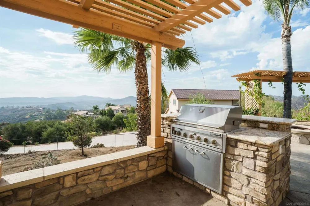 15710 Blue Crystal Trails Poway, CA 92064