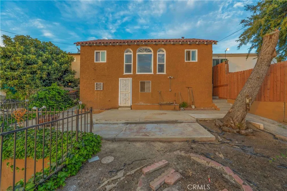 1521 Helen Dr Los Angeles, CA 90063