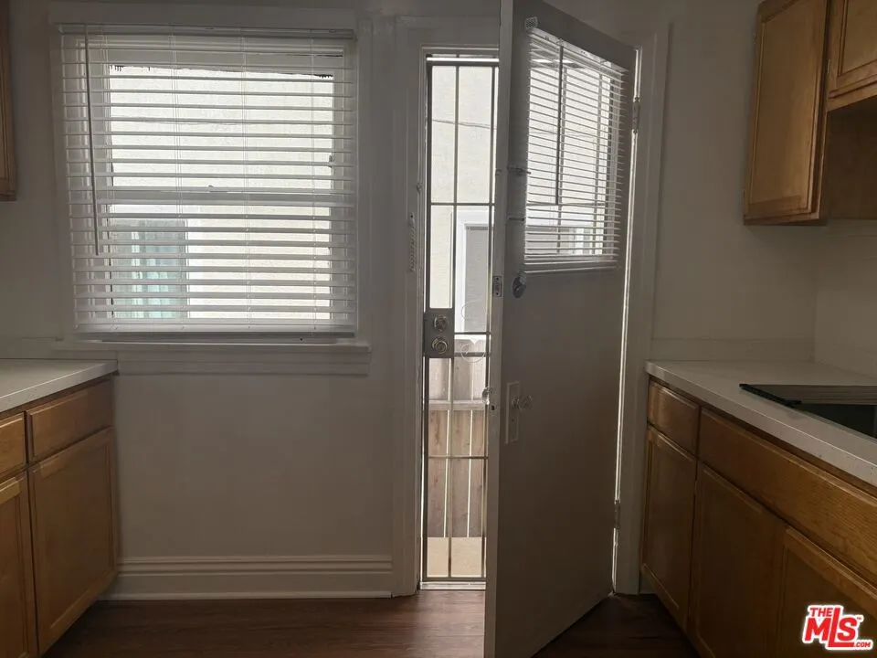 1120 20th Street #C Santa Monica, CA 90403