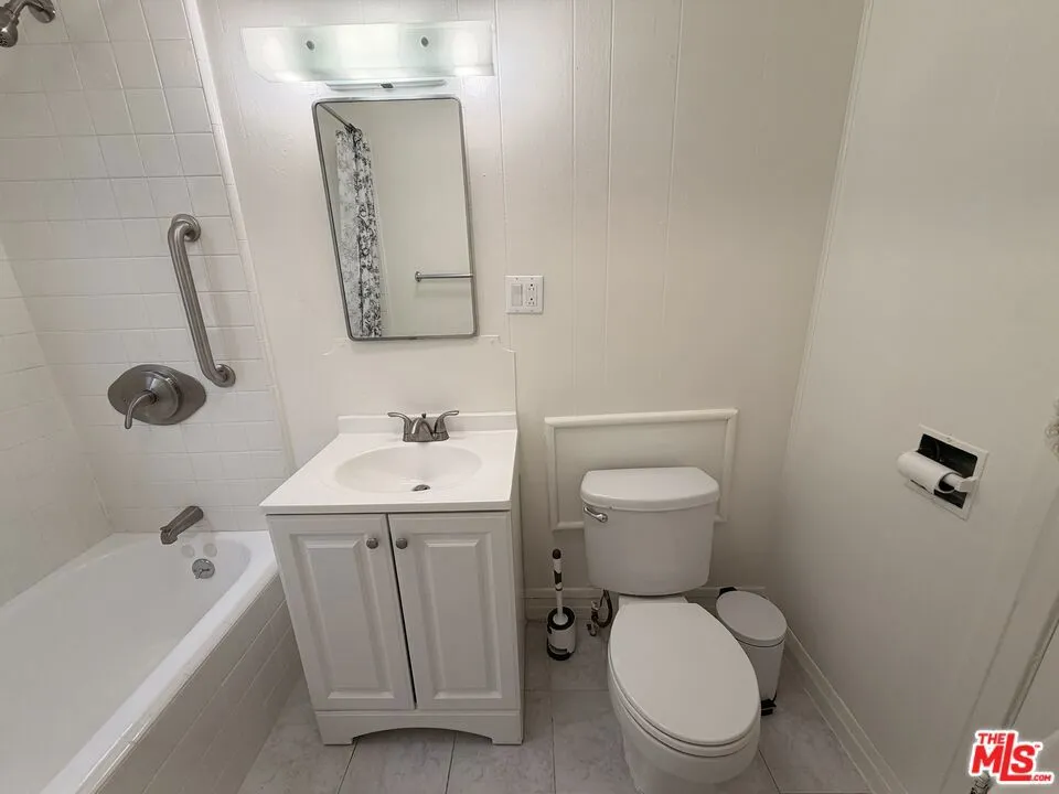 1120 20th Street #C Santa Monica, CA 90403