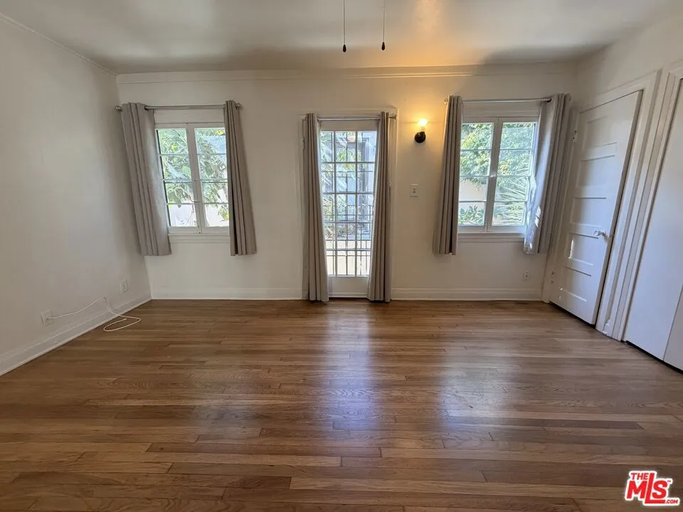 1120 20th Street #C Santa Monica, CA 90403