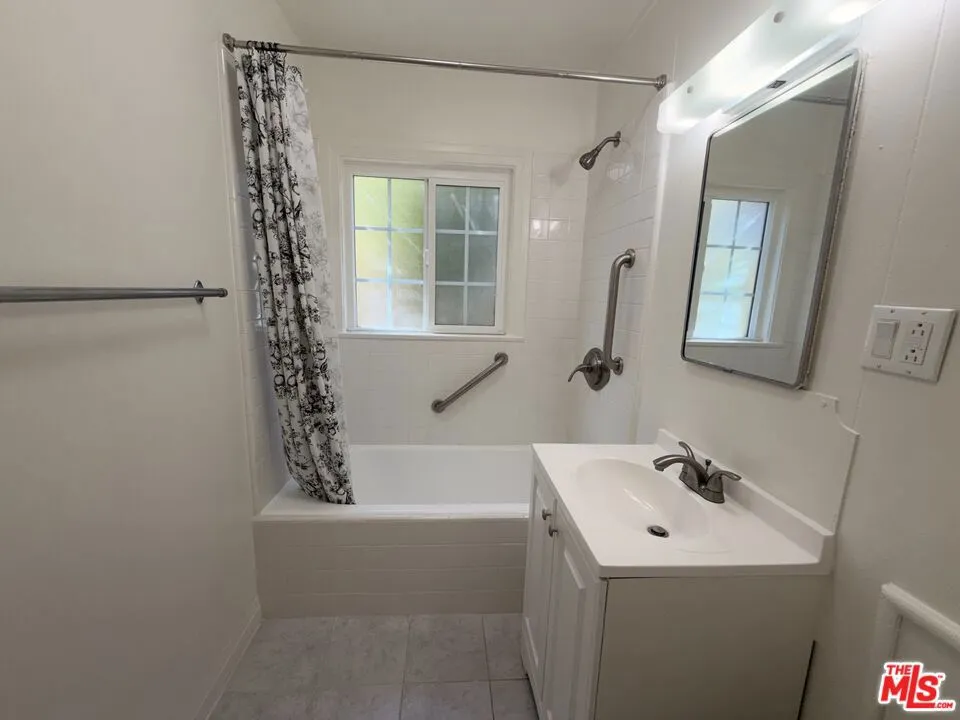 1120 20th Street #C Santa Monica, CA 90403