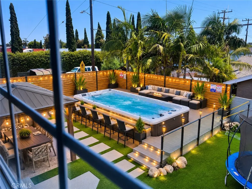 1720 E Balard Carson, CA 90745
