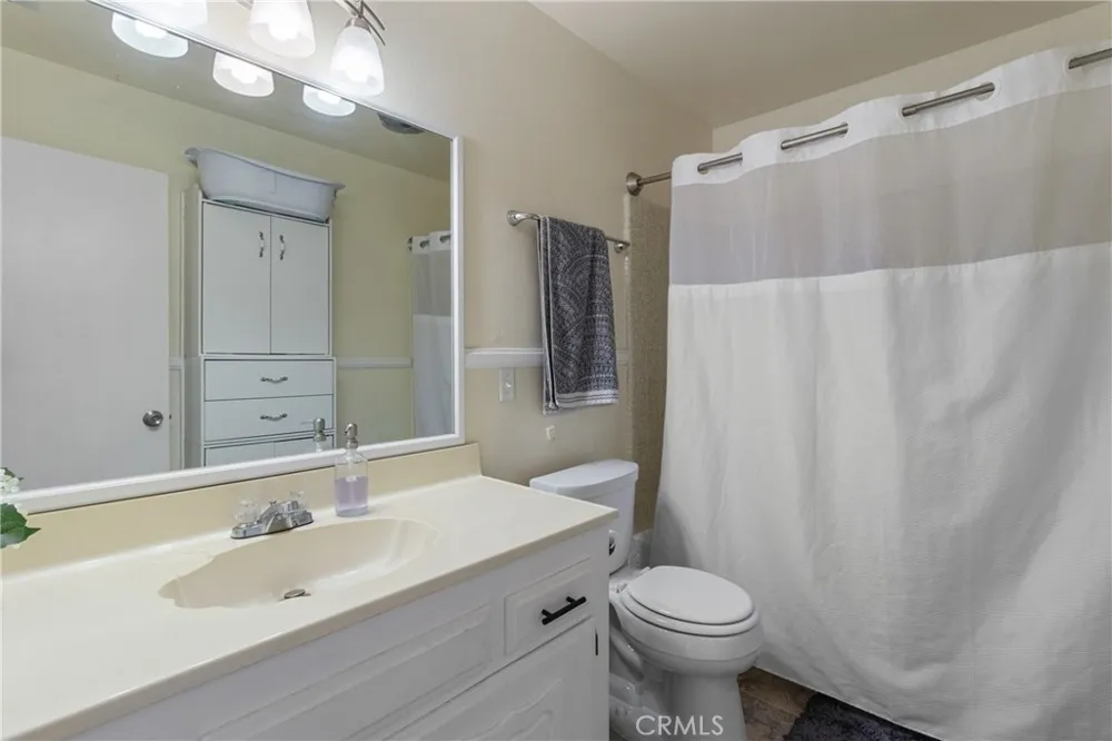 8734 Vientos Leona Valley, CA 93551
