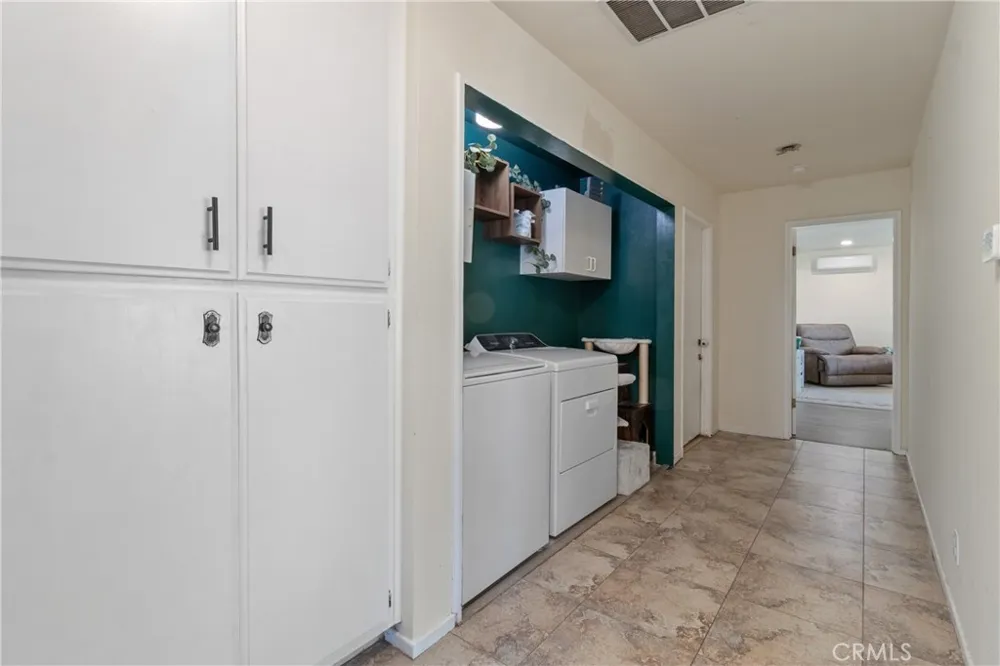 8734 Vientos Leona Valley, CA 93551