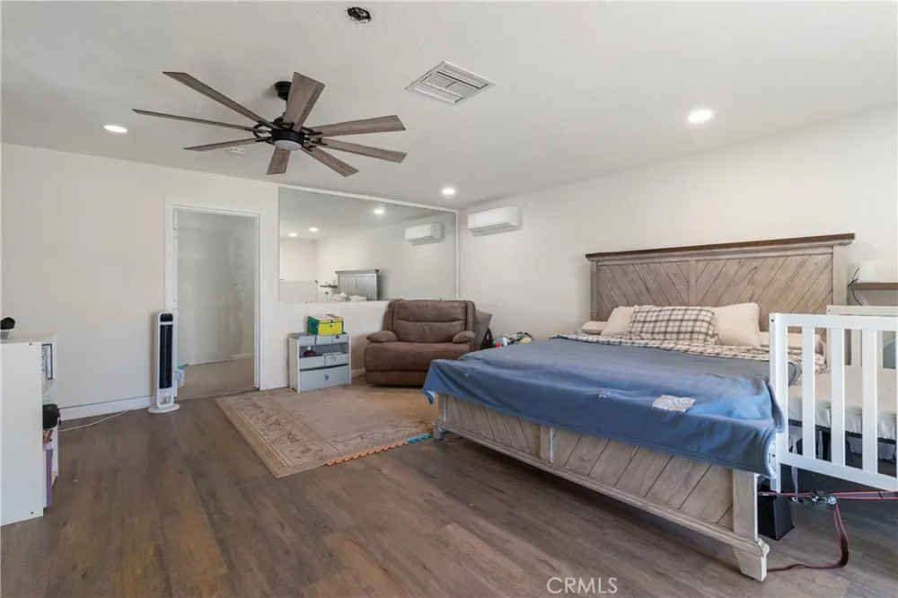 8734 Vientos Leona Valley, CA 93551