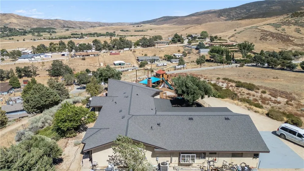 8734 Vientos Leona Valley, CA 93551