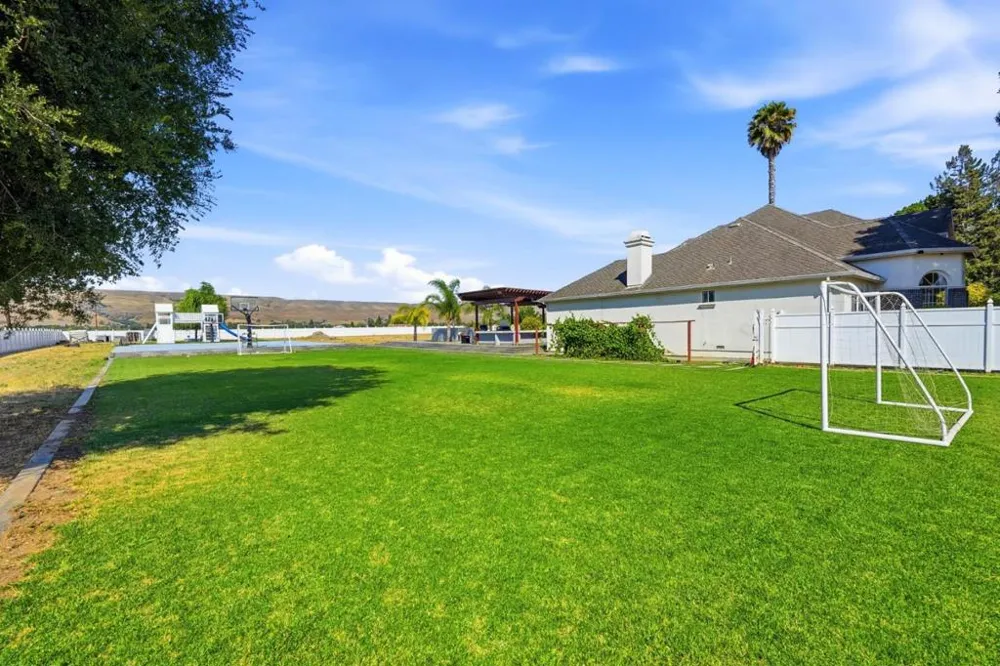 194 Lantz Drive Morgan Hill, CA 95037