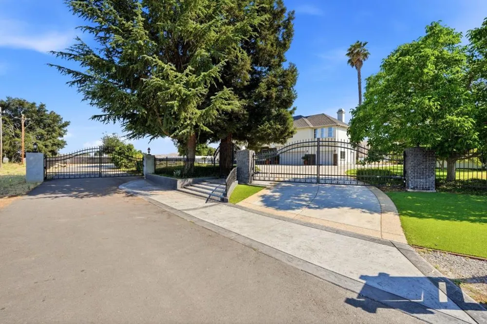 194 Lantz Drive Morgan Hill, CA 95037