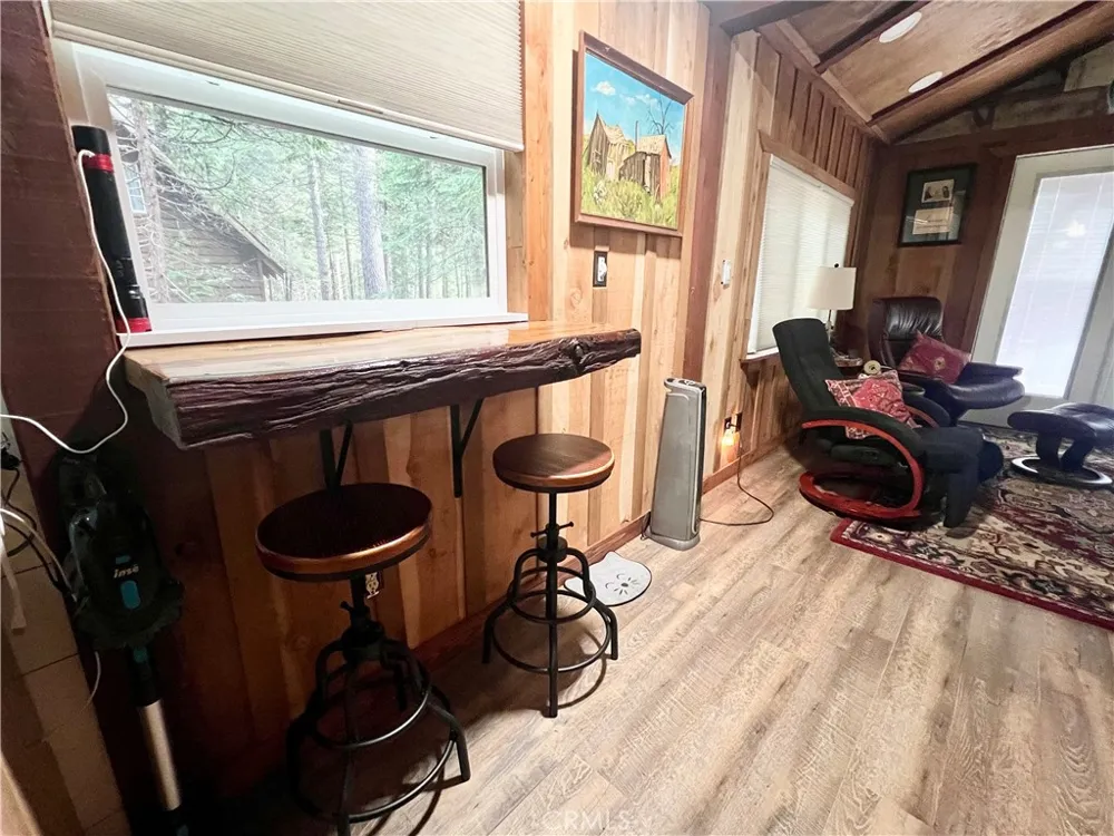 21120 Pot Hole Butte Meadows, CA 95942
