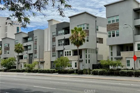 1130 S Urbana