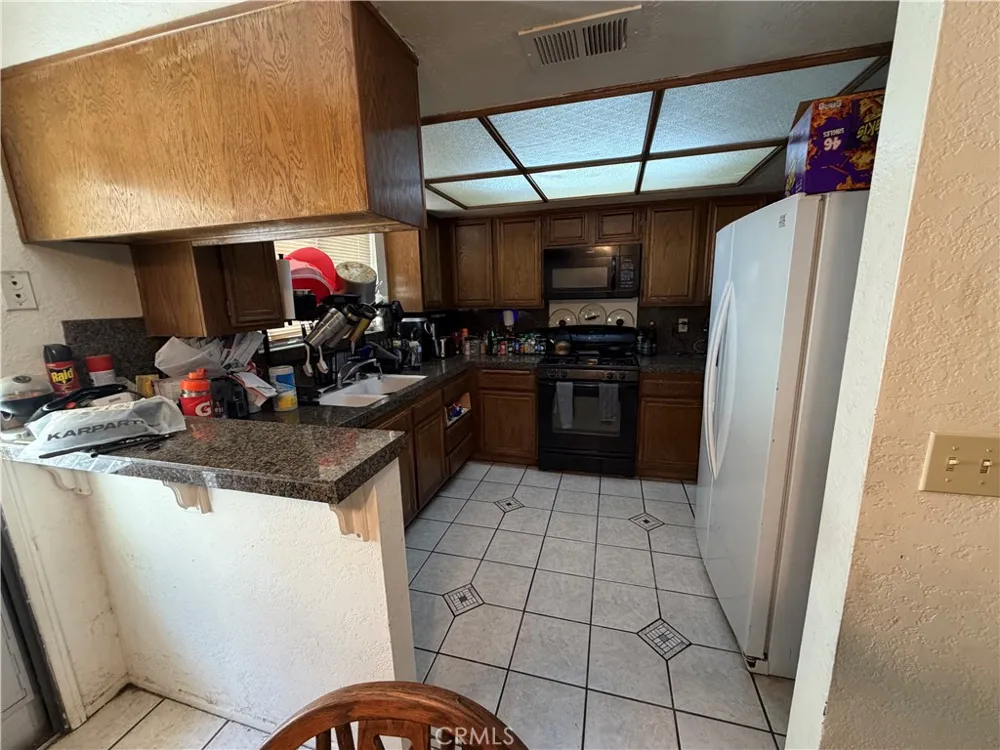 1322 W Avenue J4 Lancaster, CA 93534
