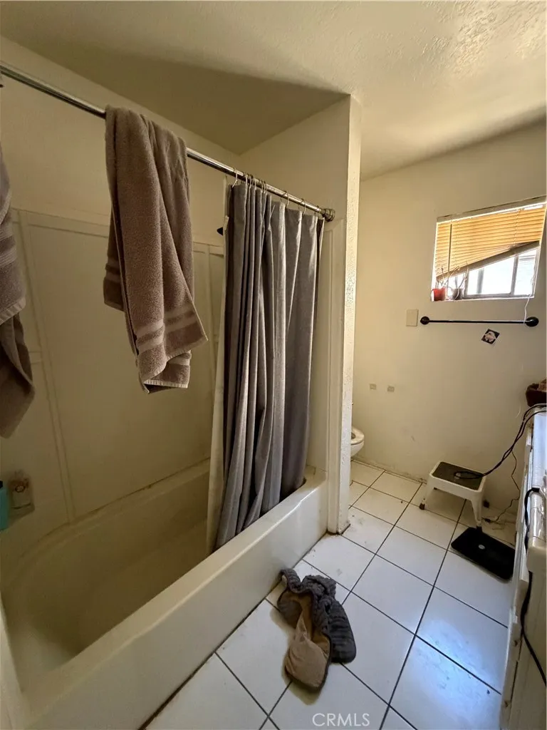 1322 W Avenue J4 Lancaster, CA 93534
