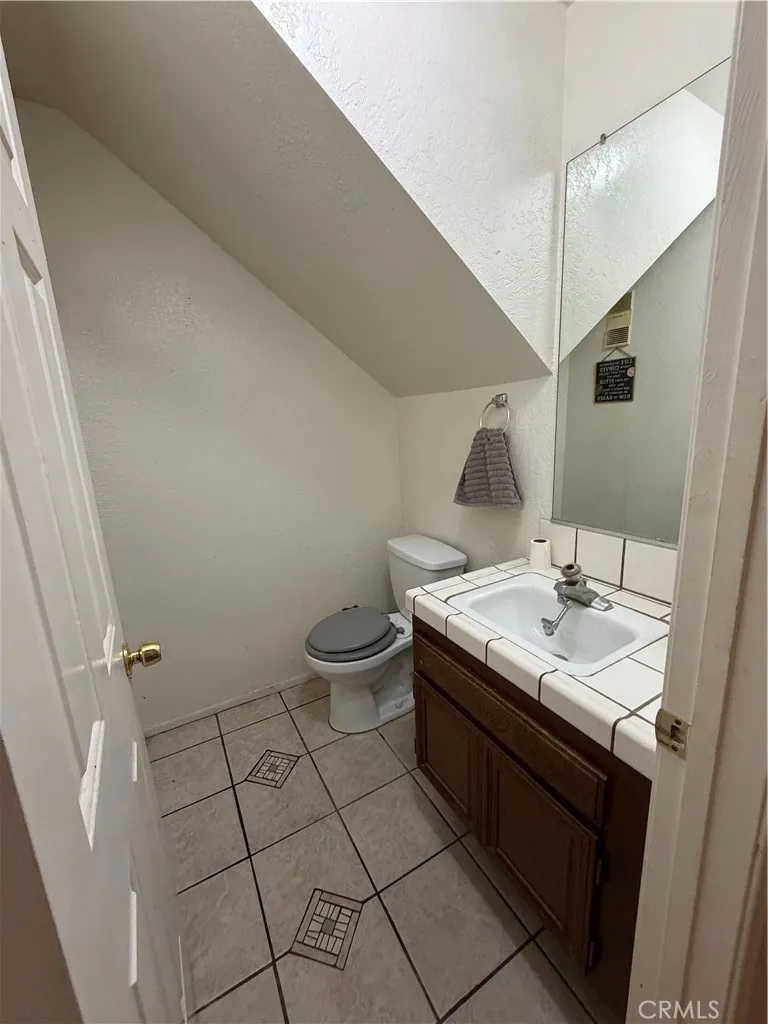 1322 W Avenue J4 Lancaster, CA 93534