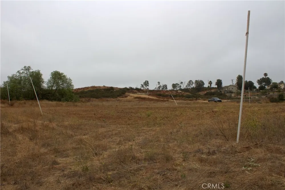 Ennis Wildomar, CA 92595