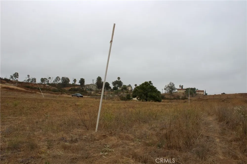 Ennis Wildomar, CA 92595