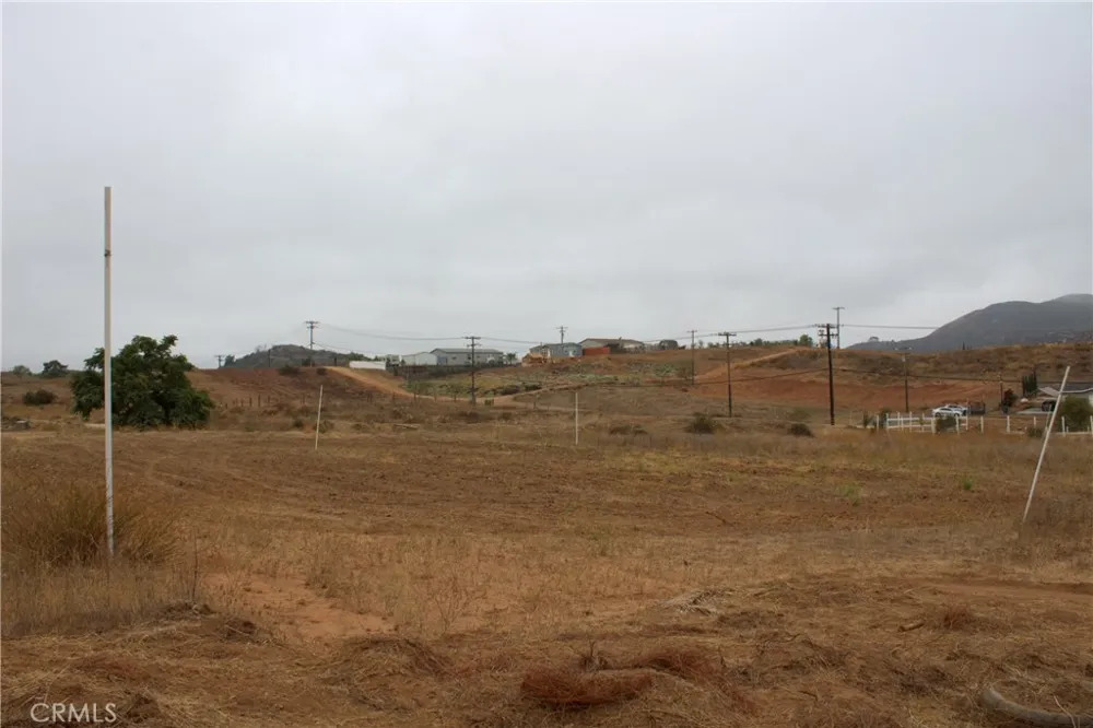 Ennis Wildomar, CA 92595