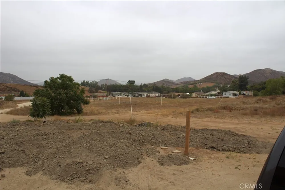 Ennis Wildomar, CA 92595