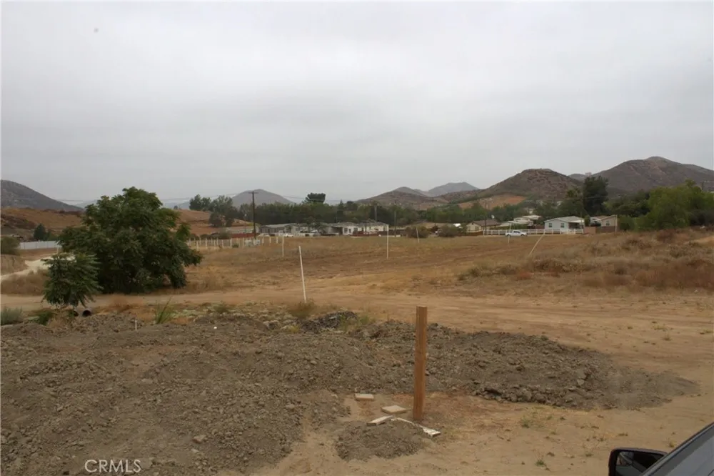 Ennis Wildomar, CA 92595