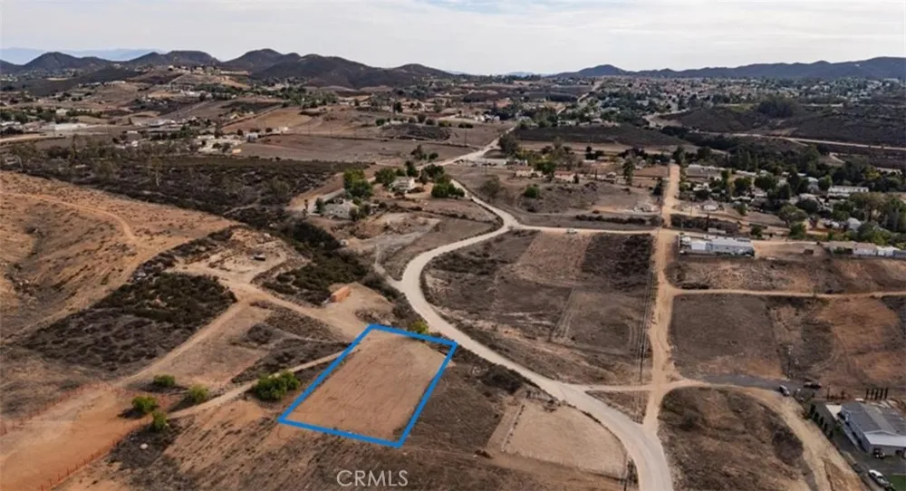 Ennis Wildomar, CA 92595
