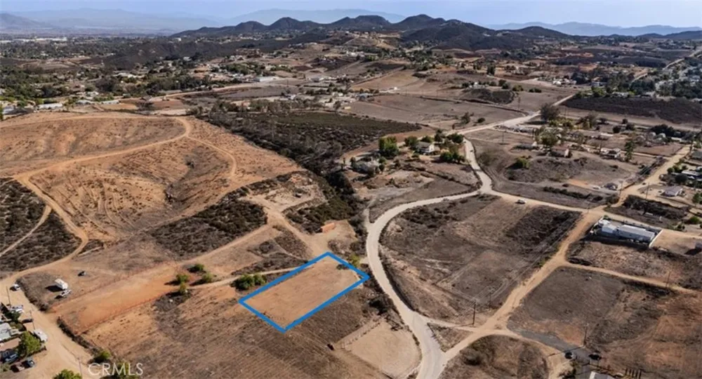 Ennis Wildomar, CA 92595