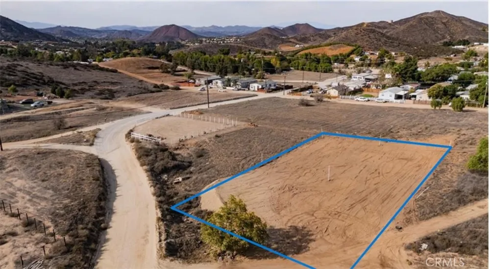 Ennis Wildomar, CA 92595