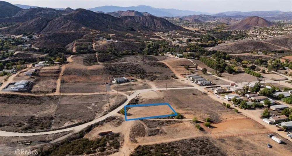 Ennis Wildomar, CA 92595