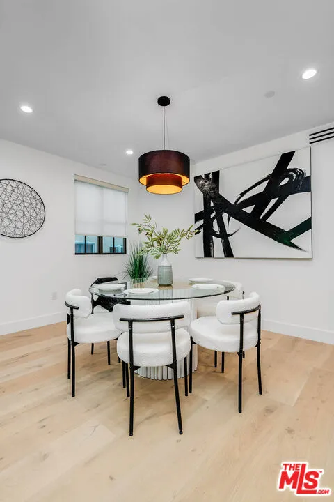 10352 Riverside Drive #103A Toluca Lake, CA 91602