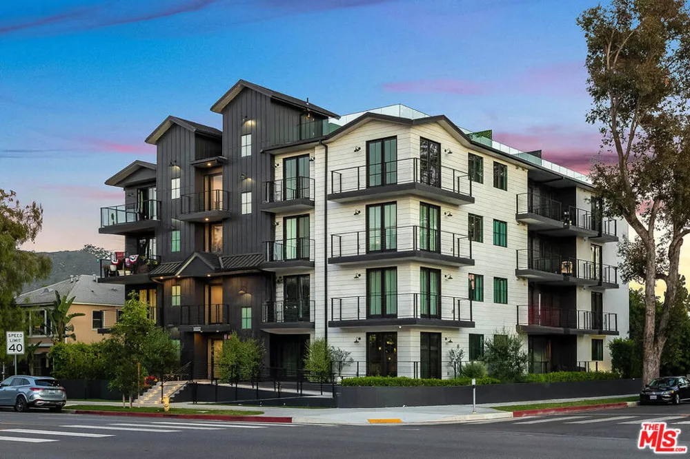 10352 Riverside Drive #103A Toluca Lake, CA 91602